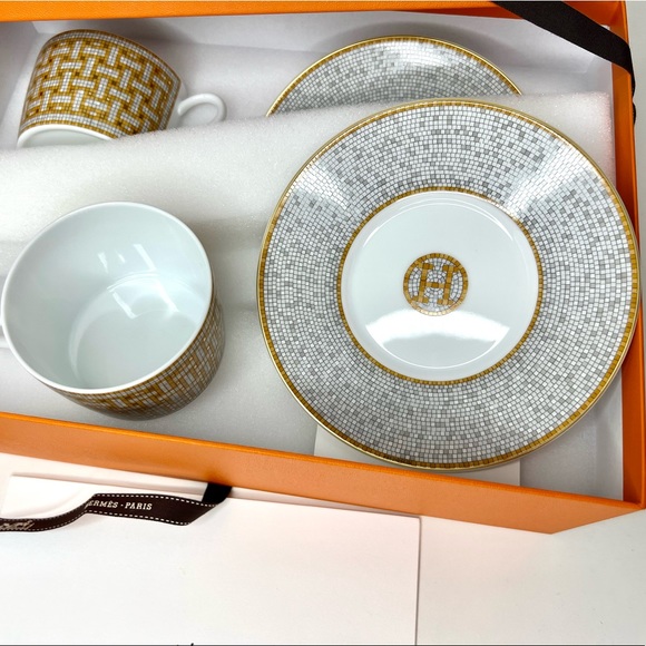 HERMES Porcelain Tea Cup & Saucer Set Mosaique Au 24 Gold 2 Cups 2 Saucers - Picture 2 of 6